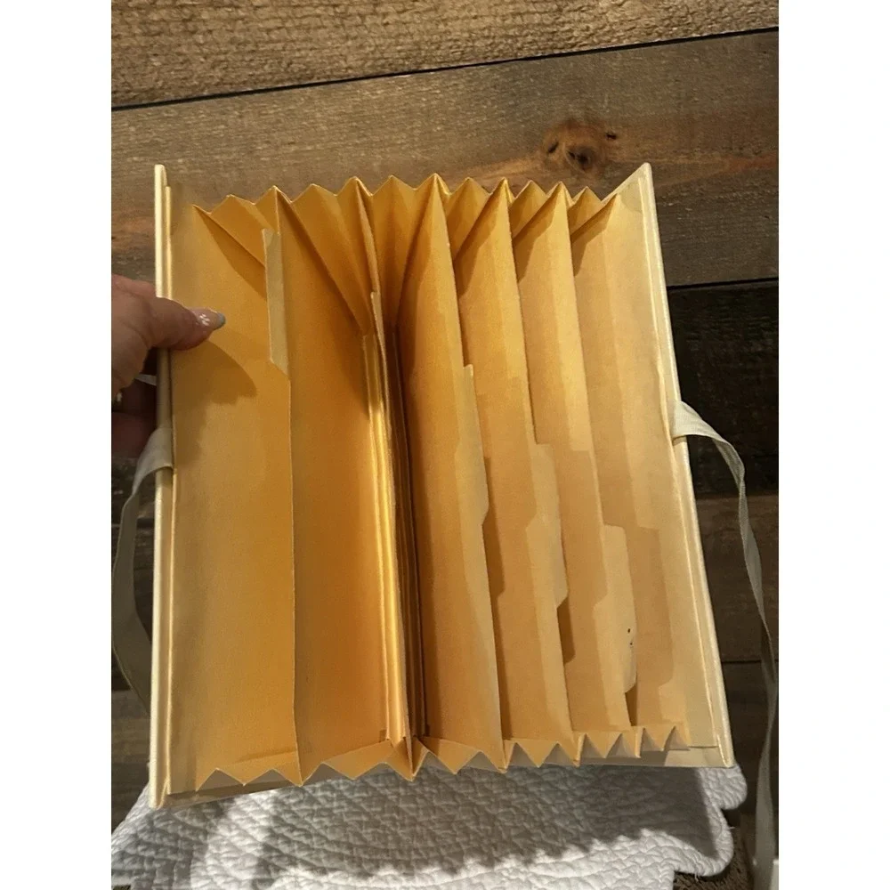 Vintage Hallmark Accordion Recipe File For‎ Recipes